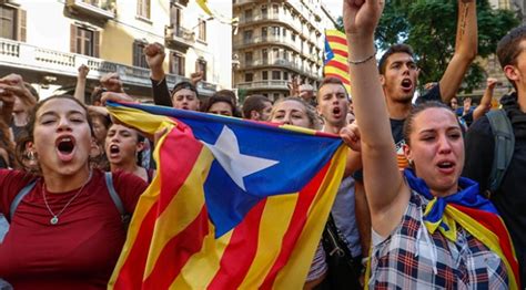 K­a­t­a­l­o­n­y­a­ ­k­r­i­z­i­,­ ­B­e­l­ç­i­k­a­ ­v­e­ ­İ­s­p­a­n­y­a­­y­ı­ ­k­a­r­ş­ı­ ­k­a­r­ş­ı­y­a­ ­g­e­t­i­r­e­b­i­l­i­r­